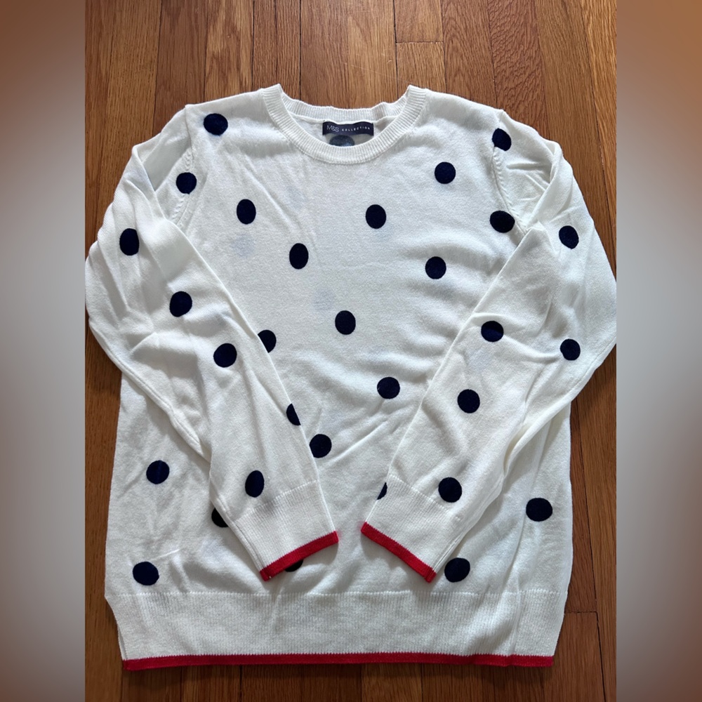 MARKS & SPENCER Ladies Ivory / Navy sweater with red trim on cuff NWOT. Sz 8.